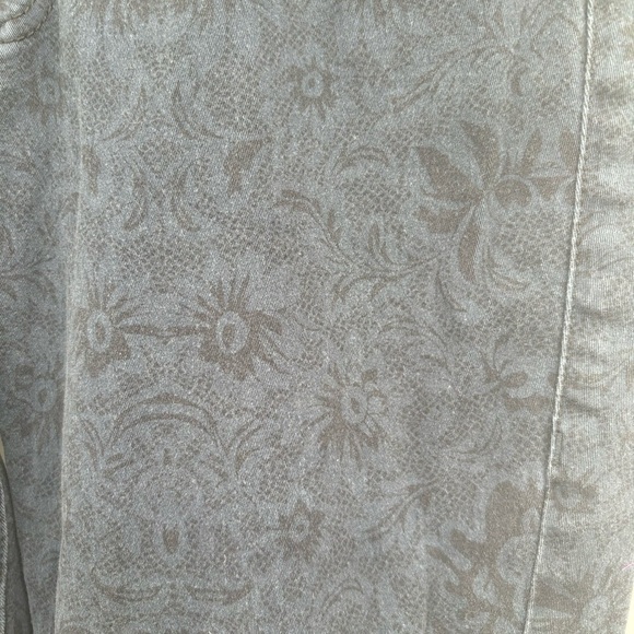 Cabi #3196 Blue Floral Curvy Skinny Stretch Jeans Size 0 - Picture 5 of 9